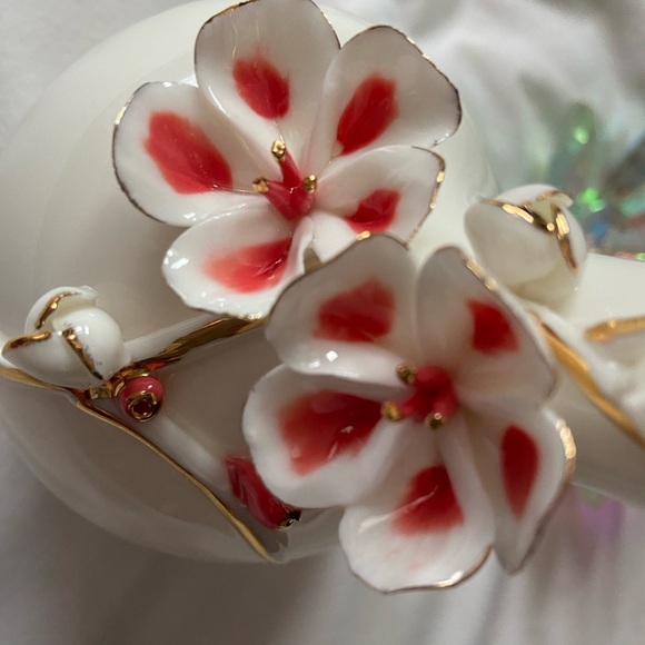 🌷NWT Delicate,Simple Beautiful,Small Bud Vase,Great 4 Flowers,Gift,Collectible🌸 - Picture 2 of 16